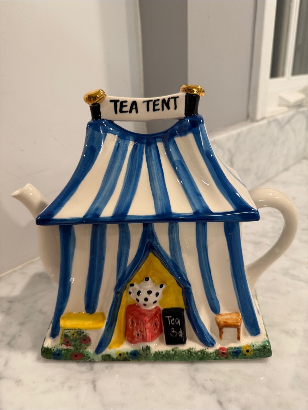 CARTERS OF SUFFOLK Collectible ‘Tea Tent’
Tea Pot Hand made in England 🏴󠁧󠁢󠁥󠁮󠁧󠁿